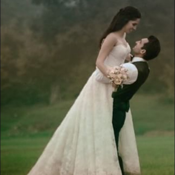 David’s Bridal Allover Beaded Ball Gown Wedding Dress
STYLE# WG3841 - Picture 4 of 4